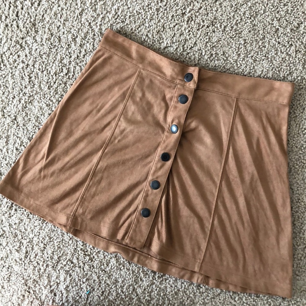 Snap down American Eagle skirt! Perfect for fall!